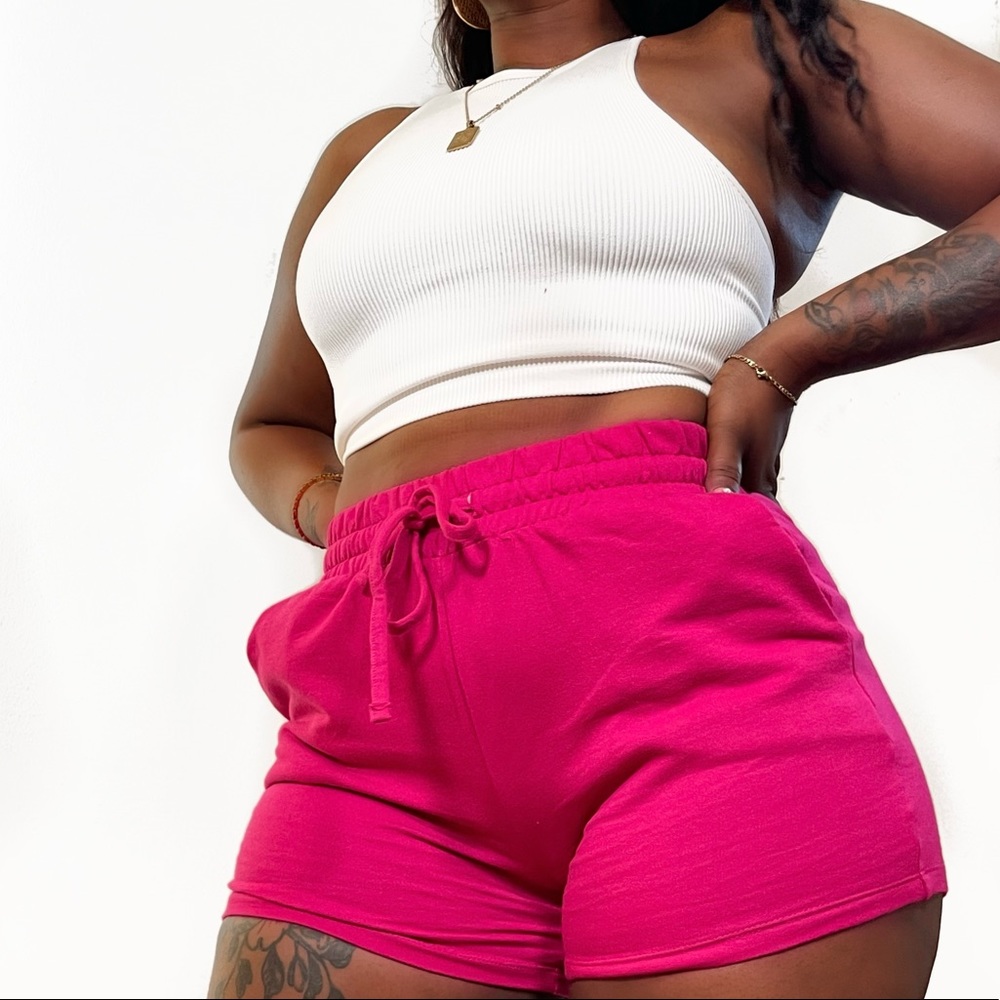 The Kaia Shorts - Dark Pink